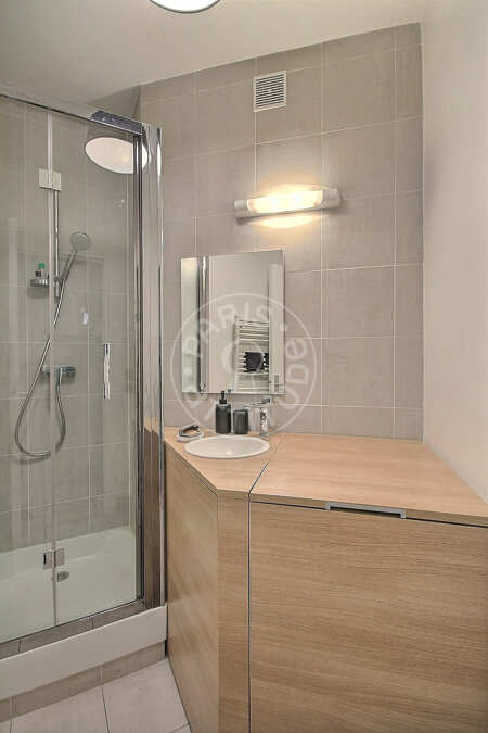 Casa de banho Duplex mobilado - 33m²  - 1 quarto - Parc Monceau - Paris