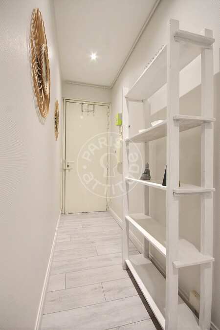 Entrada Quitinete mobilado - 25m²  - Jules Joffrin - Mairie du 18ème - Paris
