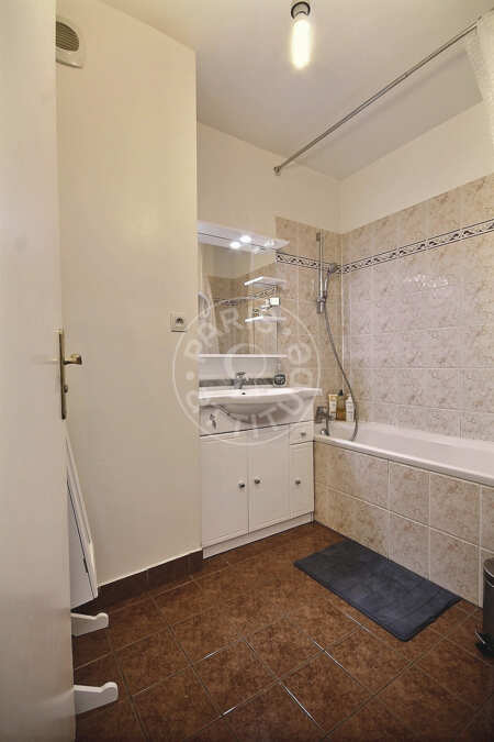 Casa de banho Apartamento mobilado - 72m²  - 2 quartos - Courbevoie