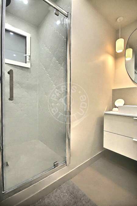 Casa de banho Apartamento mobilado - 57m²  - 1 quarto - Montmartre / Place des Abbesses - Paris