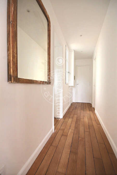 Entrance Furnished apartment - 70m²  - 2 bedrooms - Commerce - Paris