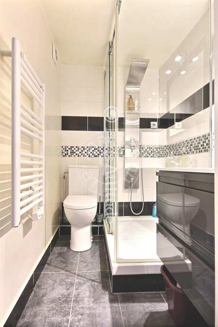 Bagno Appartamento arredato - 40m² - 1 locale - Oberkampf - Parigi