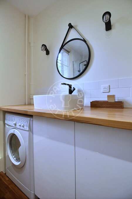 Bathroom Furnished studio - 31m²  - Montmartre / Place des Abbesses - Paris