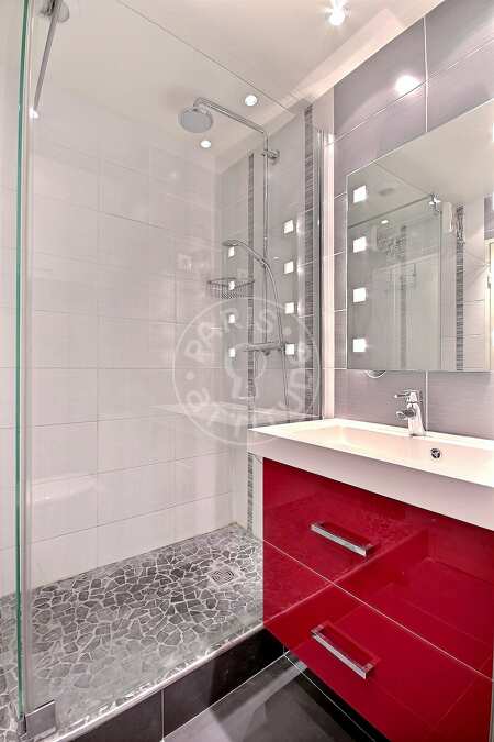 Baño Estudio amueblado - 30m²  - Suresnes