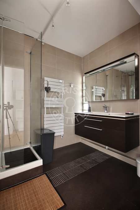 Salle de bain Appartement meublé - 98m²  - 3 chambres - Suresnes