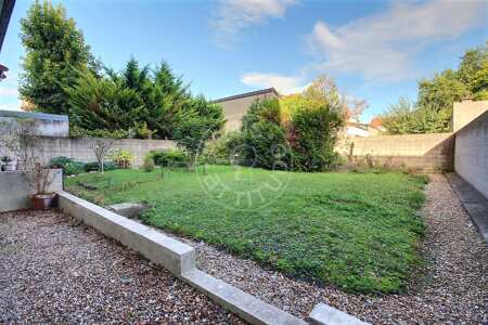 Garden Furnished apartment - 65m²  - 2 bedrooms - Pantin