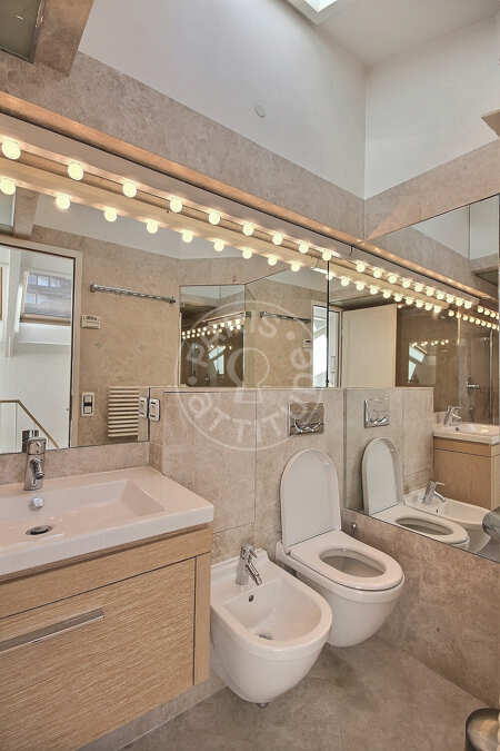 Badezimmer Möblierte maisonette - 73m²  - 2 Zimmer - Neuilly-sur-Seine