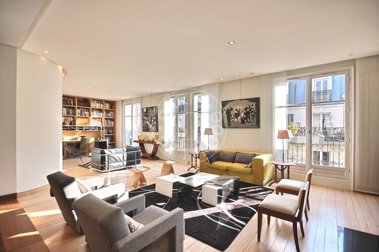 Living room - Furnished 3 bedrooms - Paris 75004 - 14468