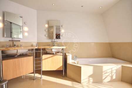 Salle de bain Duplex meublé - 180m²  - 3 chambres - Bastille - Paris