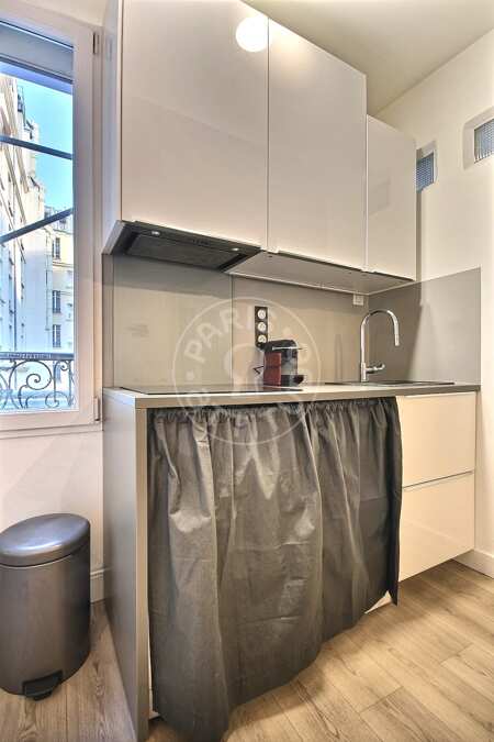 Kitchen Furnished studio - 24m²  - Gare de l'Est / Gare du Nord - Paris