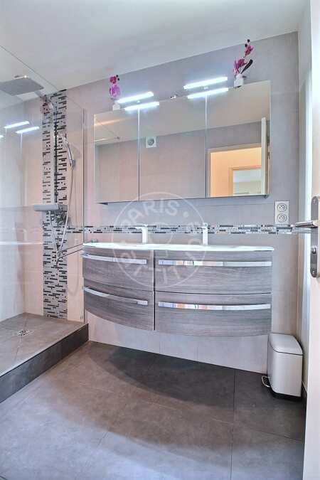 Casa de banho Apartamento mobilado - 69m²  - 2 quartos - Auteuil - Paris