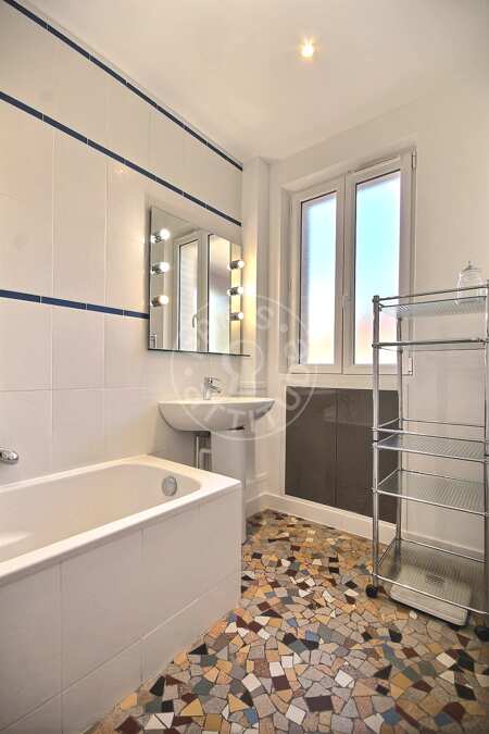 Salle de bain Appartement meublé - 57m²  - 1 chambre - Oberkampf - Paris