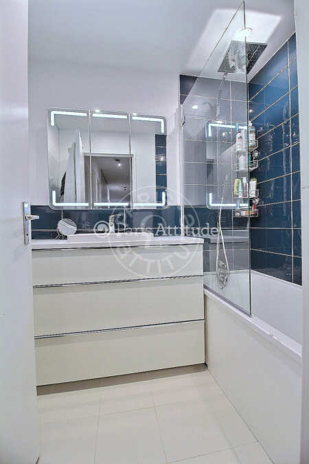 Bathroom Furnished apartment - 60m²  - 1 bedroom - Boulogne-Billancourt