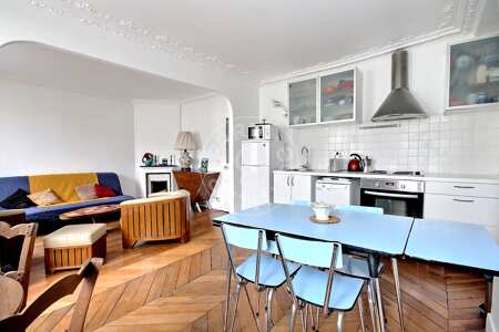 Dining room Furnished apartment - 40m²  - 1 bedroom - Montmartre / Place des Abbesses - Paris