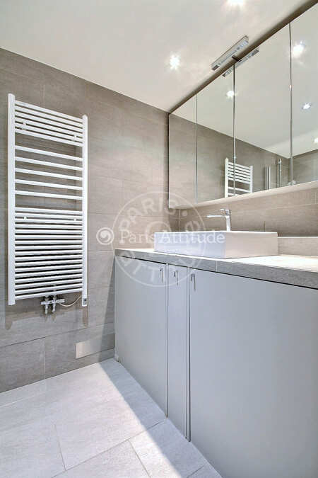 Bathroom Furnished apartment - 81m²  - 2 bedrooms - Motte-Piquet Grenelle - Paris