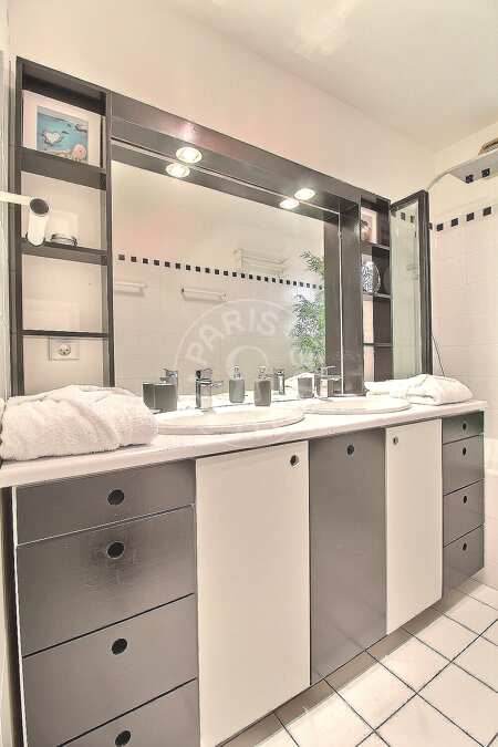 Bathroom Furnished apartment - 44m²  - 1 bedroom - Bibliothèque François Mitterrand - Paris