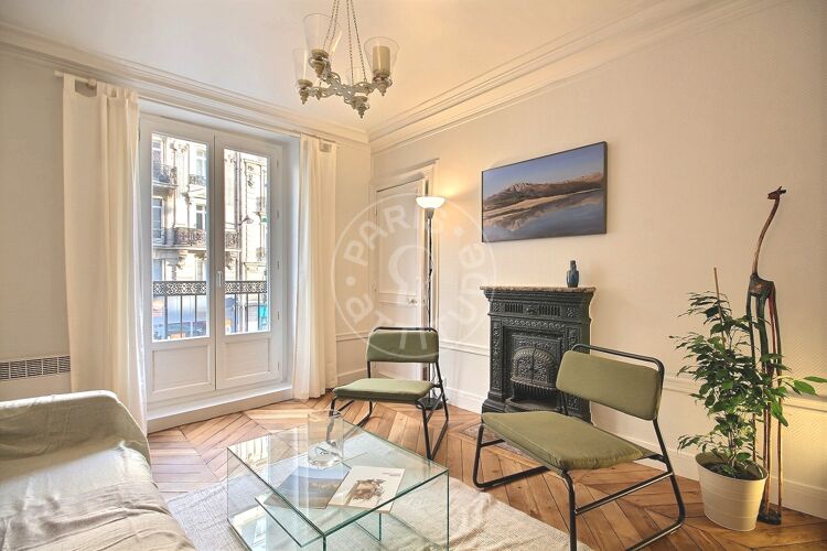 Living room - Furnished 2 bedrooms - Paris 75010 - 14543