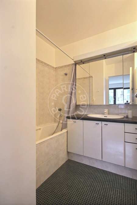 Baño Piso amueblado - 46m²  - 1 dormitorio - Poissonnière - París