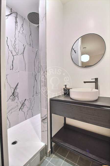 Bathroom Furnished apartment - 32m²  - 1 bedroom - Montorgueil - Paris