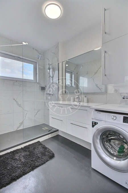Bathroom Furnished apartment - 49m²  - 1 bedroom - Commerce - Paris