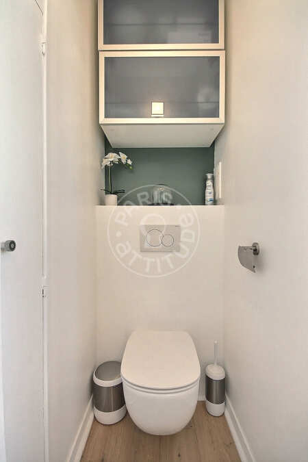 Toilet Furnished apartment - 49m²  - 1 bedroom - Commerce - Paris