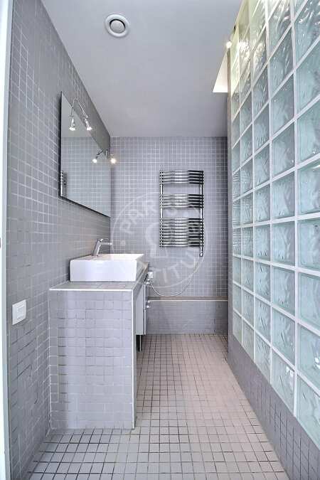 Bathroom Furnished apartment - 120m²  - 2 bedrooms - Puteaux