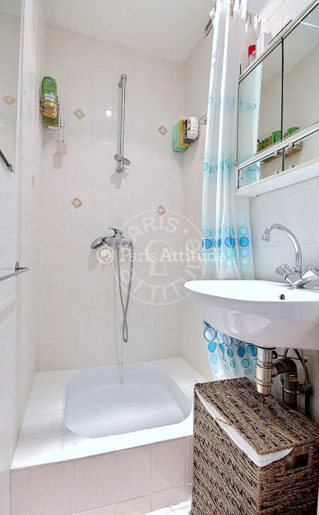 Bathroom Furnished apartment - 35m²  - 1 bedroom - Montmartre / Place des Abbesses - Paris