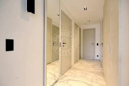 Entrance Furnished apartment - 92m²  - 2 bedrooms - Triangle d'Or - Paris