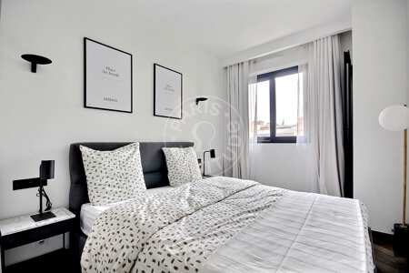 Bedroom Furnished apartment - 92m²  - 2 bedrooms - Triangle d'Or - Paris
