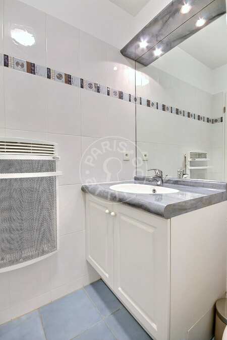 Casa de banho Quitinete mobilado - 29m² - Issy-les-Moulineaux