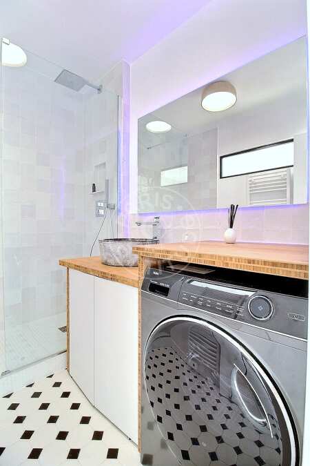 Bathroom Furnished apartment - 44m²  - 1 bedroom - Porte de Bagnolet - Paris