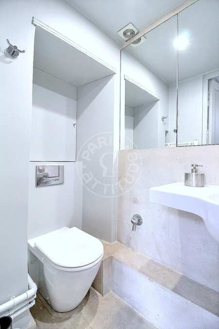 Casa de banho Quitinete mobilado - 19m²  - Place Vendôme - Paris