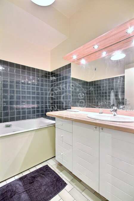 Salle de bain Studio alcove meublé - 42m²  - Daumesnil - Paris