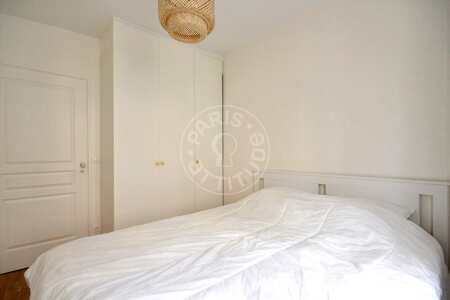 Camera da letto Appartamento arredato - 61m²  - 2 locali - République - Parigi