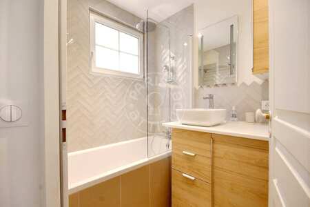 Bagno Appartamento arredato - 61m²  - 2 locali - République - Parigi