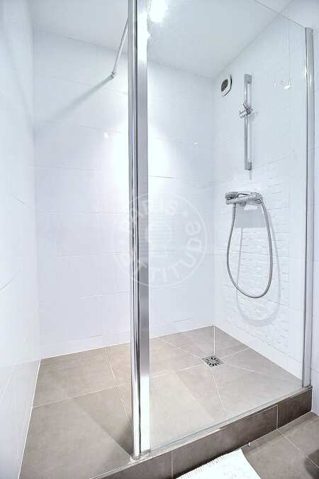 Bathroom Furnished apartment - 112m²  - 3 bedrooms - Porte Maillot / Palais des Congrès - Paris