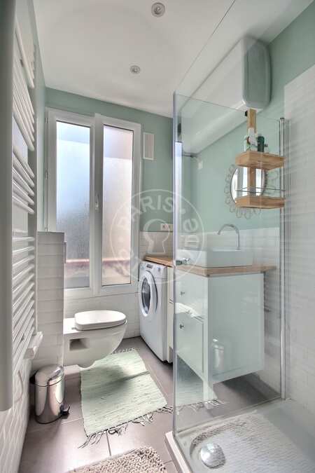 Casa de banho Quitinete mobilado - 19m²  - Montmartre / Place des Abbesses - Paris