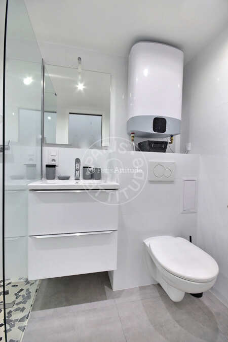 Bathroom Furnished studio alcove - 17m²  - Mirabeau - Paris