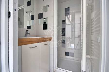 Bathroom Furnished apartment - 37m²  - 1 bedroom - Oberkampf - Paris