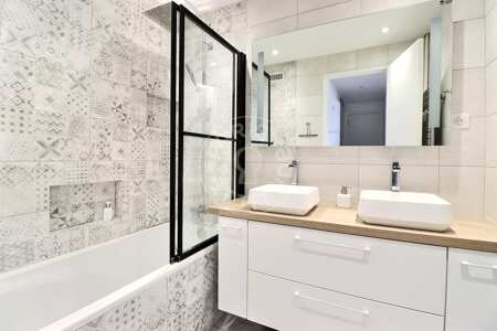 Salle de bain Appartement meublé - 67m²  - 2 chambres - Vincennes