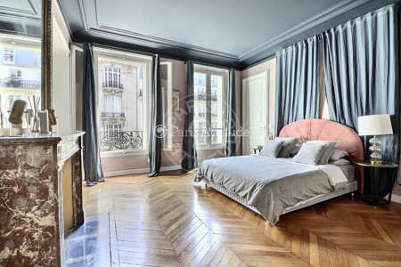 Bedroom Furnished apartment - 195m²  - 3 bedrooms - Victor Hugo - Paris