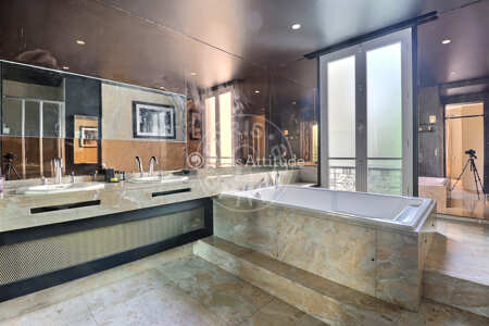 Bathroom Furnished apartment - 195m²  - 3 bedrooms - Victor Hugo - Paris