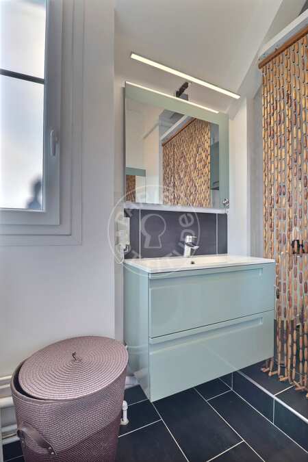 Bathroom Furnished studio - 25m²  - Commerce - Paris