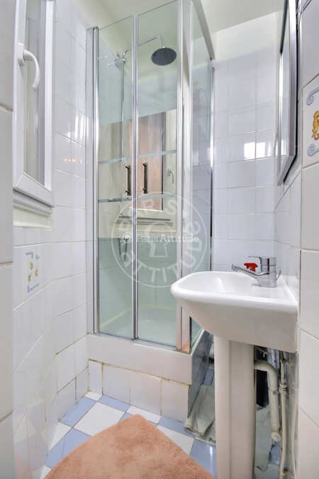Salle de bain Appartement meublé - 39m²  - 1 chambre - Canal Saint-Martin - Paris