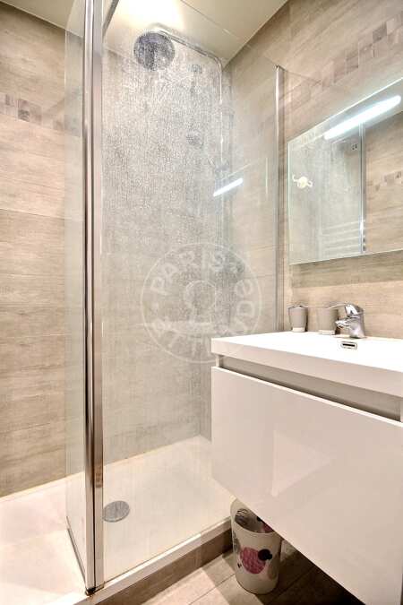 Bathroom Furnished apartment - 41m²  - 1 bedroom - Arc de Triomphe - Paris