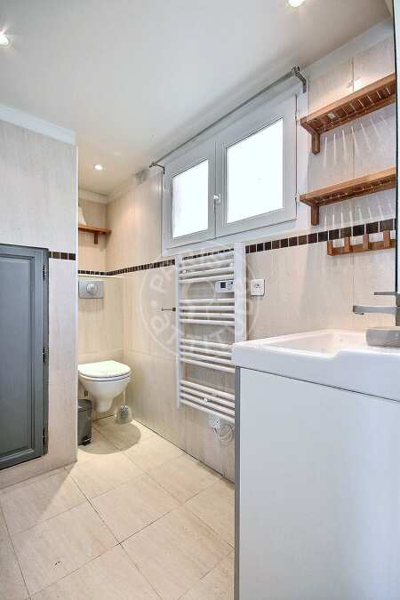 Salle de bain Studio alcove meublé - 33m²  - Guy Môquet - Paris