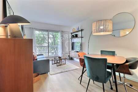 Wohnzimmer Möblierte wohnung - 45m²  - 1 Zimmer - Buttes-Chaumont - Paris