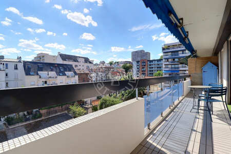 Varanda Apartamento mobilado - 86m²  - 3 quartos - Puteaux