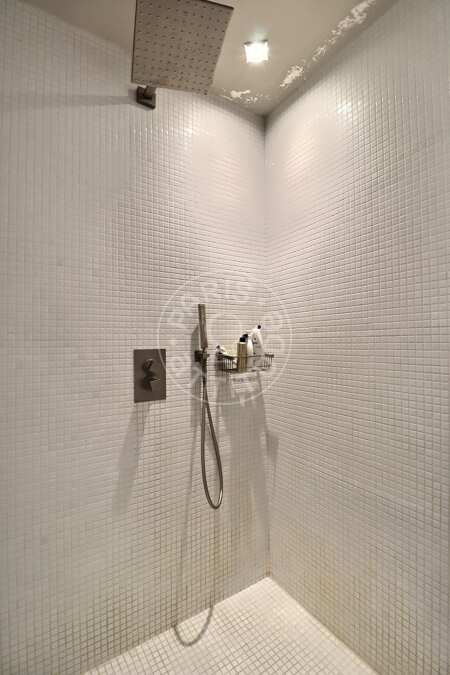 Salle de bain Appartement meublé - 63m²  - 2 chambres - Père Lachaise - Paris
