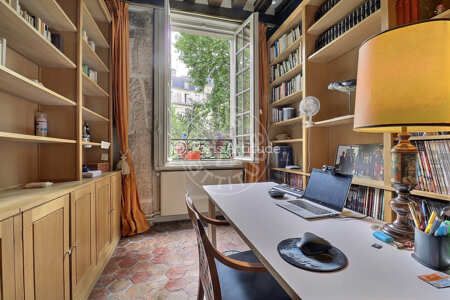 Office Furnished apartment - 189m²  - 3 bedrooms - Latin / Saint-Michel - Paris